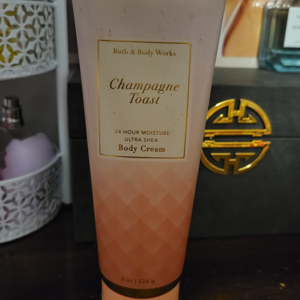 Bath and Body Works Champaign Toast